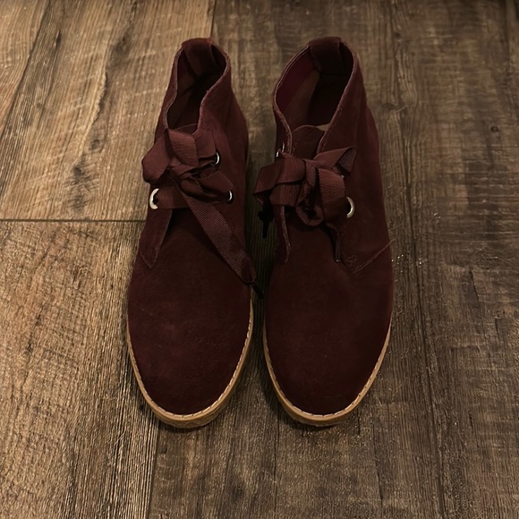 Issac Mizrahi Maroon Suede Ankle Boots Size 7 - Picture 1 of 8